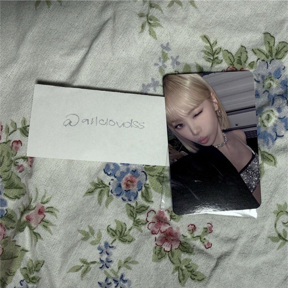LE SSERAFIM Chaewon Easy Hello82 Coachella Pop-Up Exclusive Photocard Kpop